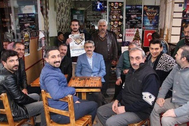 Haluk Başkan Gen&ccedil;lerle Tavla Oynadı 1