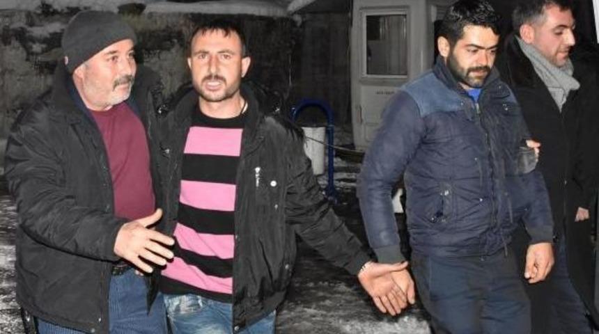 Otomobil &Ccedil;alıp, Adam Yaralama Ve Gasp Olayına Karışan 4 Kişi Yakalandı