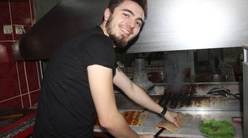 Hem Yaşamayı Hem De Yaşatmayı &Ouml;ğreniyor