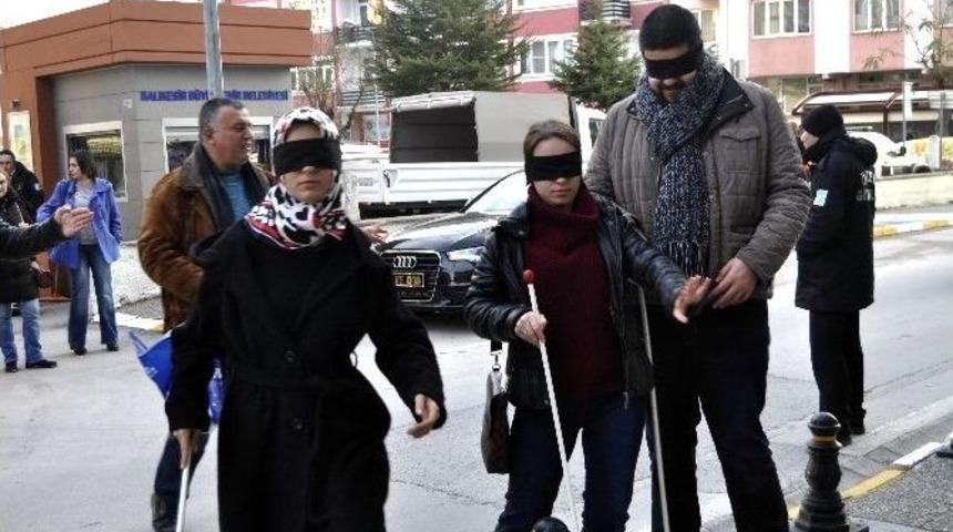 G&ouml;rme Engelli Vatandaştan İlgin&ccedil; Uygulama