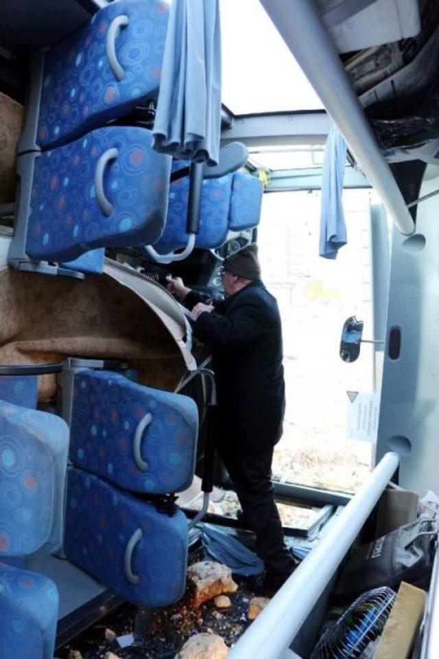 Gaziantep'te Ptt Servisi Devrildi: 6 Yaralı