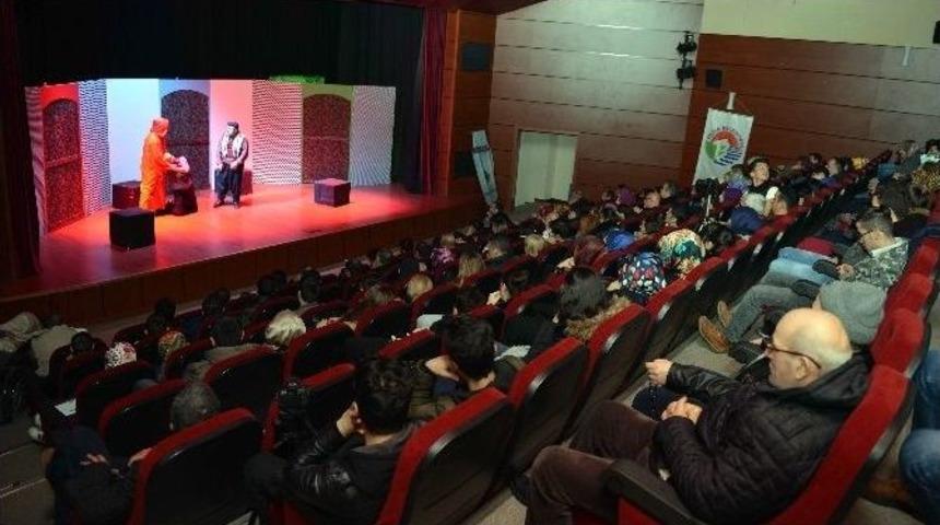 Tuzla Belediyesi, 2 Tiyatronun Galasına Ev Sahipliği Yaptı
