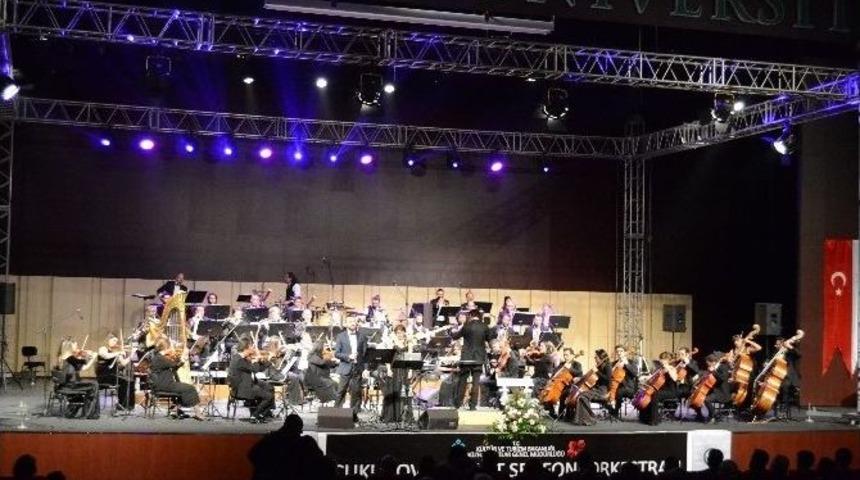 &Ccedil;ukurova Devlet Senfoni Orkestrası 2017&rsquo;yi &ldquo;birlik Ve Kardeşlik Konseri&rdquo; İle Karşıladı