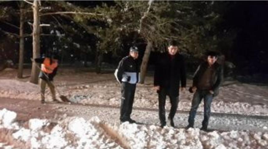 Aşkale Belediye Başkanı Polat, Karla Mücadele Çalışmalarını Denetledi