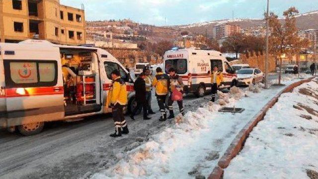 Elazığ'da Belediye Otobüsü Devrildi: 11 Yaralı