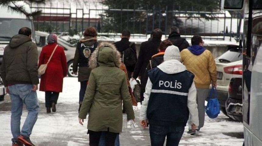 Fet&ouml; Ş&uuml;phelisi 11 Avukat Adliyeye Sevk Edildi