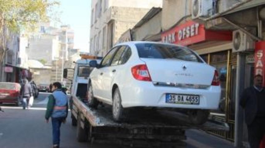 Park Yasağına Uymayan Ara&ccedil;lar Otoparka &Ccedil;ekiliyor