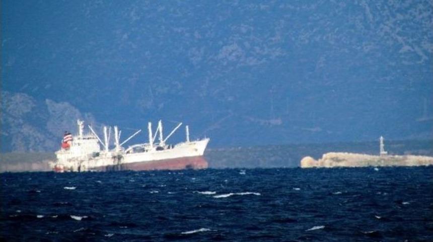 T&uuml;rkiye&rsquo;nin En &Ouml;nemli Turizm Merkezini &rsquo;kirleten&rsquo; Gemi Kurtarıldı