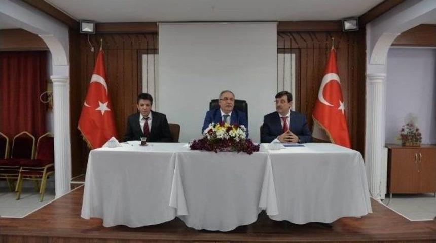 Vali Nayir, Okul M&uuml;d&uuml;rleri Ve Okul Aile Birliği Başkanlarıyla Bir Araya Geldi