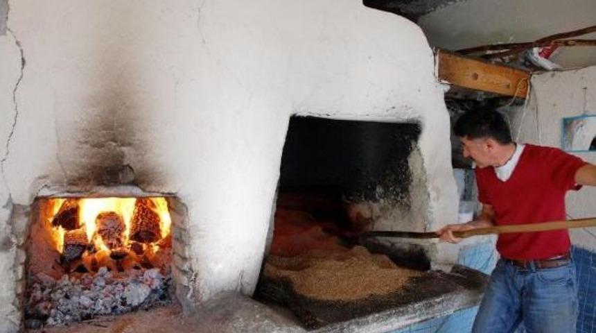 Taş Değirmende 100 Yıldır Tahin &Uuml;retiliyor