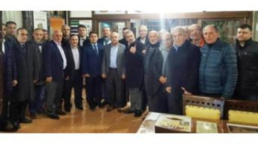 Minib&uuml;s&ccedil;&uuml;lerden Kaymakama Veda Yemeği