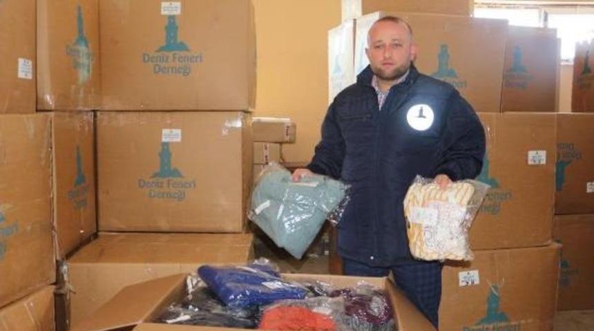 Şırnak'ta Ter&ouml;r Mağduru &Ccedil;ocuklara Tır Dolusu Giysi Yardımı