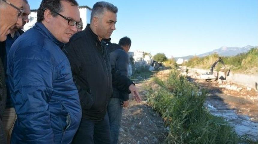 Coşkun, Kumluca Gavur Deresindeki &Ccedil;alışmaları İnceledi