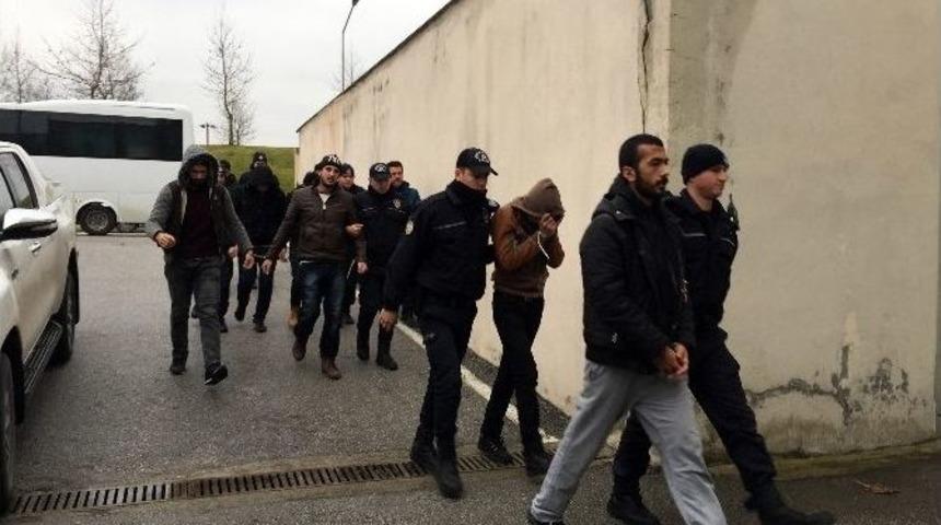 Sakarya&rsquo;da 7&rsquo;si Daeş, Bir Pkk&rsquo;lı, Bir Dhkp-c&rsquo;li Adliyeye Sevk Edildi