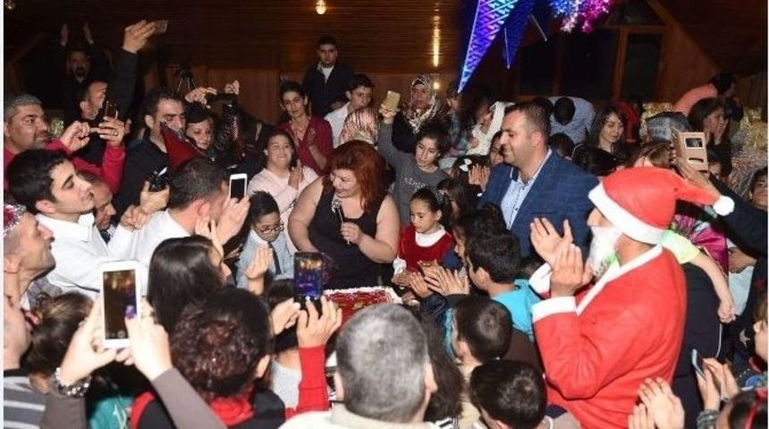 Adanalı Engellilerden Erken Yılbaşı Kutlaması