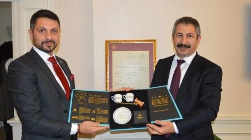 M&uuml;d&uuml;r Din&ccedil;&rsquo;ten Başkan Y&uuml;z&uuml;g&uuml;ll&uuml;&rsquo;ye İadeyi Ziyaret