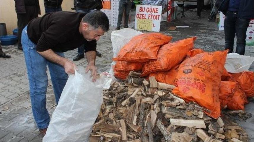 Hayırsever Vatandaştan Suriyeli Ve Iraklı Vatandaşa Yardım