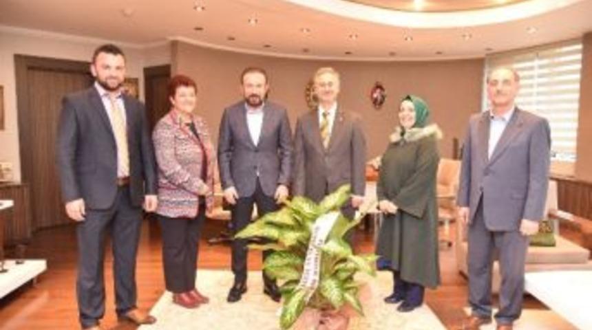 Başkan Doğan, Kocaeli Kızılay Şubesini Ağırladı