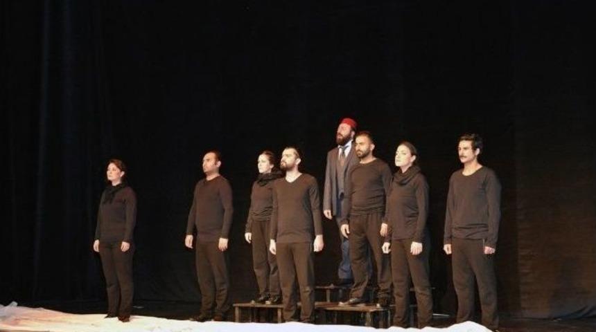 Mehmet Akif Ersoy, "vatan İçin Korkma’’ Tiyatro Oyunuyla Anıldı