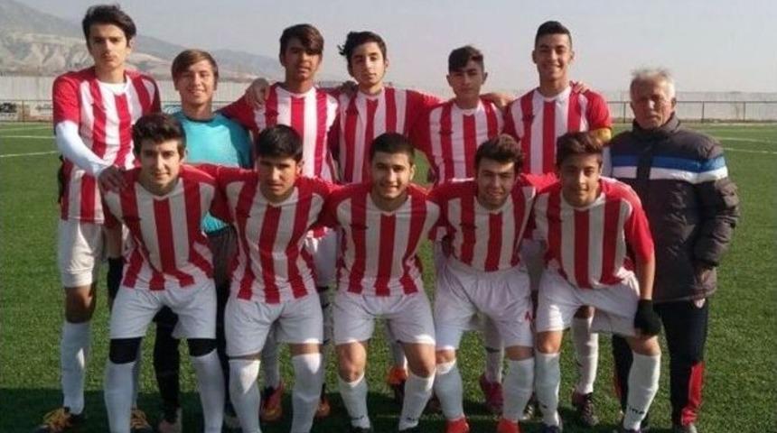 Didimli Oğuzhan Okul İle Futbolu Birlikte Başarıyor