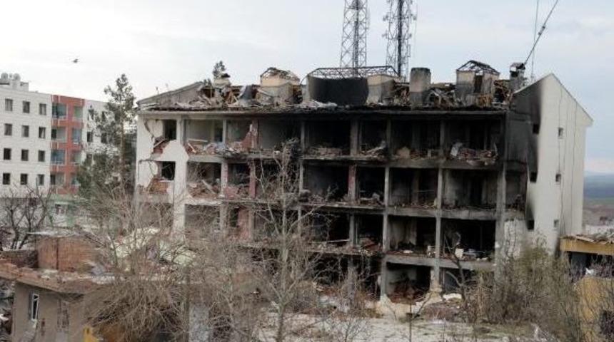 &Ccedil;ınar'daki Bombalı Ara&ccedil;la Saldırı Sanıklarına M&uuml;ebbet Istendi