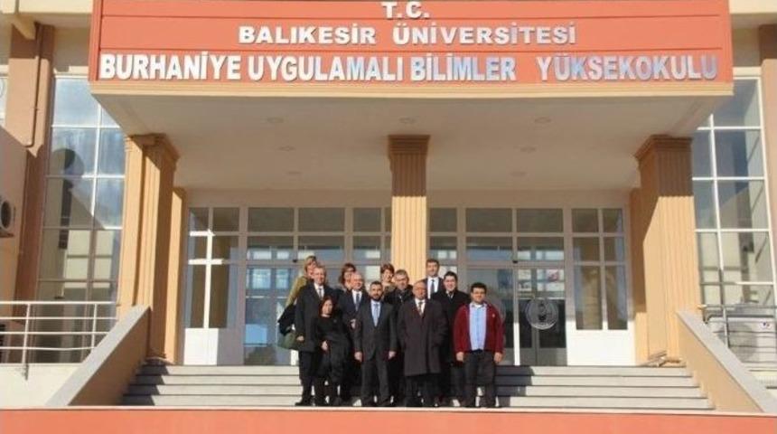 Burhaniye&rsquo; De Banka M&uuml;d&uuml;rlerinin &Uuml;niversite İşbirliği
