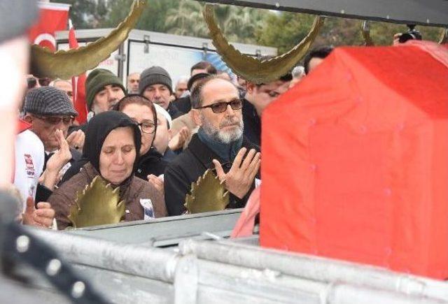 El Bab Şehidi Astsubay Furkan Yavaş'ı, Ailesi El Ele Uğurladı