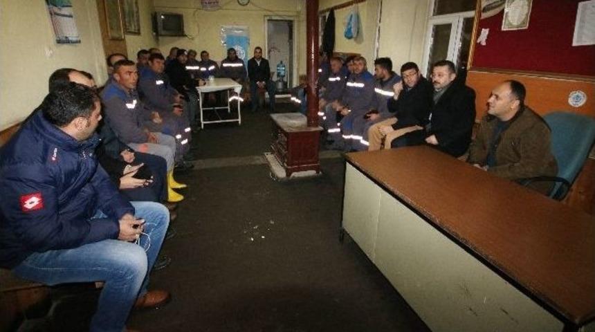 Başkan &Ouml;zaltun&rsquo;dan Kar Temizliği Ekibine Teşekk&uuml;r Ziyareti