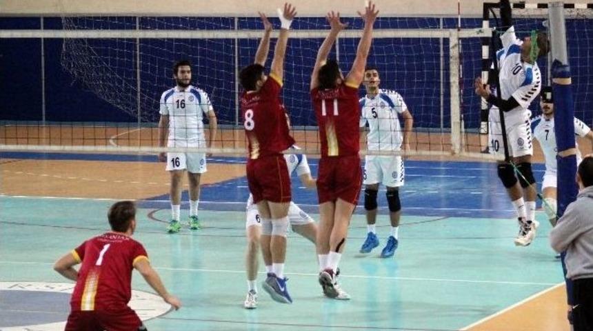 İstanbul Esenyurt &Uuml;niversitesi Voleybol Takımı 1. Lig&rsquo;de