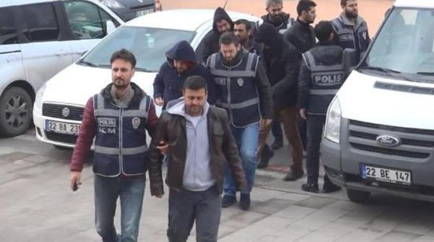 Gümrükte El Konulan Içkileri Piyasada Satanlar Tutuklandı