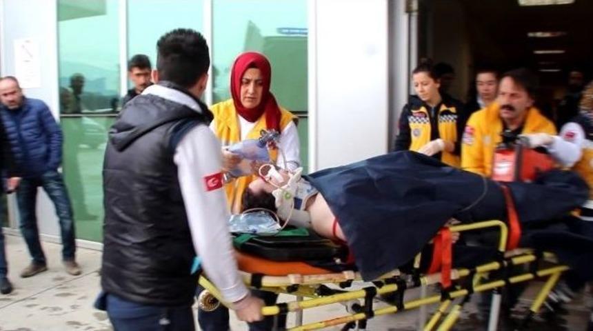 Karşıdan Karşıya Ge&ccedil;en Kadına Tır &Ccedil;arptı