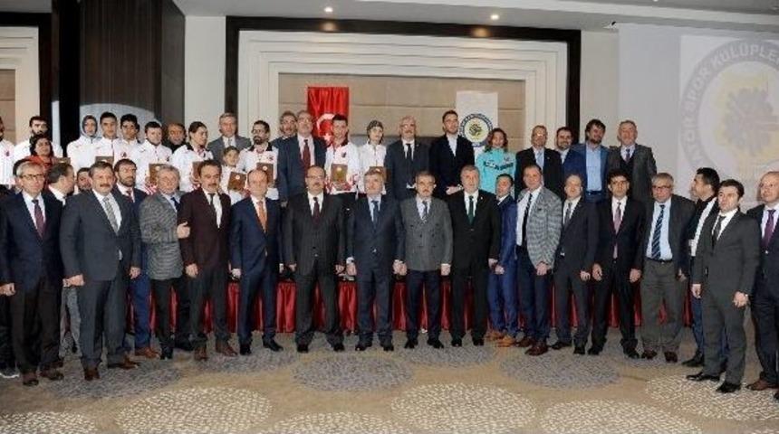 Başkan Akyürek, “yılın Enleri” Ödül Törenine Katıldı