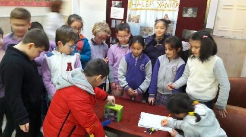 İlkokul &Ouml;ğrencileri Har&ccedil;lıklarını Halep'e G&ouml;nderdi