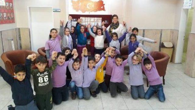 İlkokul Öğrencileri Harçlıklarını Halep'e Gönderdi