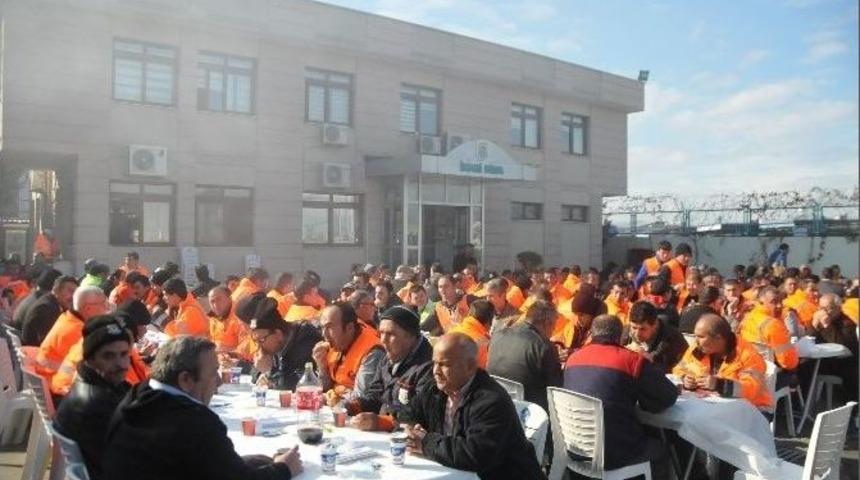 Temizlik İşçileri Sucuk Partisi İle Moral Depoladı