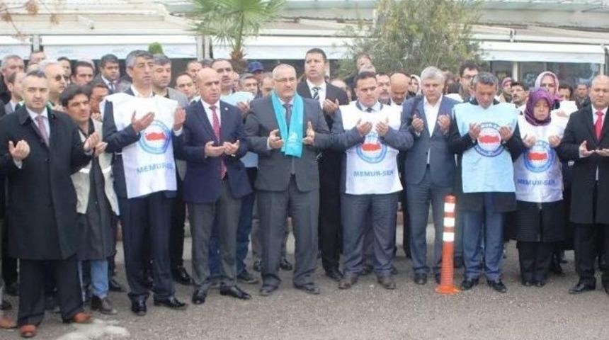 Halep&rsquo;ten Tahliye Edilen Suriyelilere 100 Ton Un Yardımı