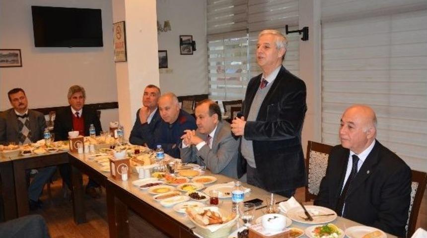 S&ouml;ke Belediye Başkanı S&uuml;leyman Toyran Muhtarlarla Bir Araya Geldi