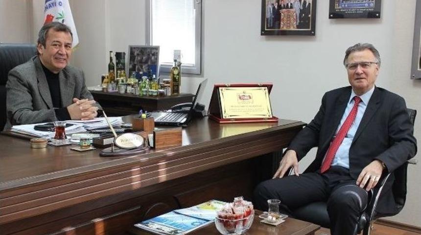 Emekli Olan Başm&uuml;d&uuml;r Ziyaretlerini S&uuml;rd&uuml;r&uuml;yor