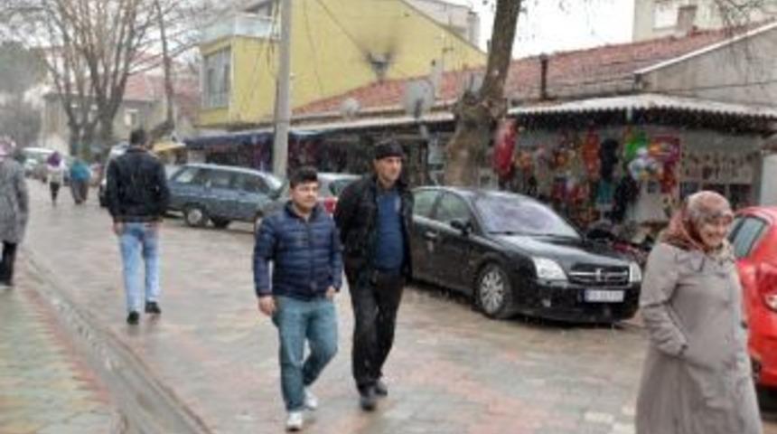 G&ouml;rdes&rsquo;e İlk Kar D&uuml;şt&uuml;