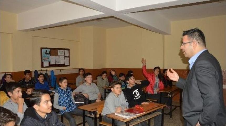 &Ouml;ğrenciler Cinsel İstismar Ve Bağımlılık Hakkında Bilgilendirildi