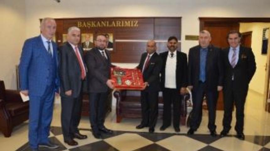 Rize Ticaret Borsası İle Sri Lanka Heyetleri Arasında "&ccedil;ay" Muhabbeti