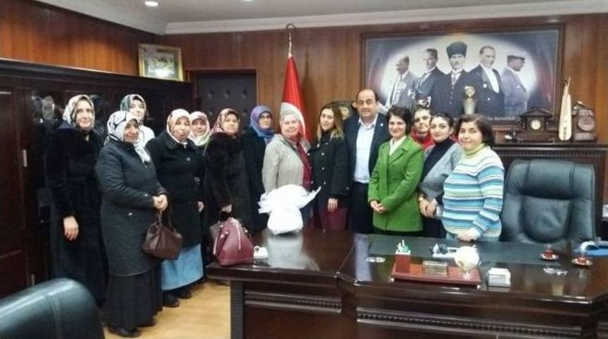 G&uuml;l&uuml;&ccedil;l&uuml; Bayanlardan Başkan Demirtaş&rsquo;a Teşekk&uuml;r Ziyareti