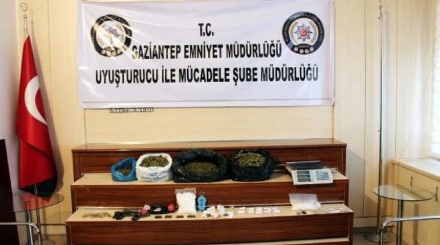 Gaziantep'te 200 Polisle Uyuşturucu Operasyonu: 6 G&ouml;zaltı