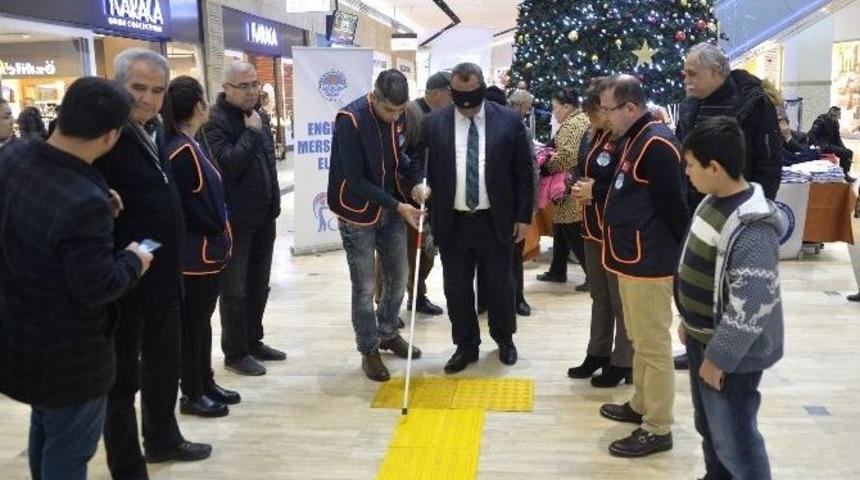 G&ouml;z Bandı Ve Beyaz Bastonla Y&uuml;r&uuml;d&uuml;ler