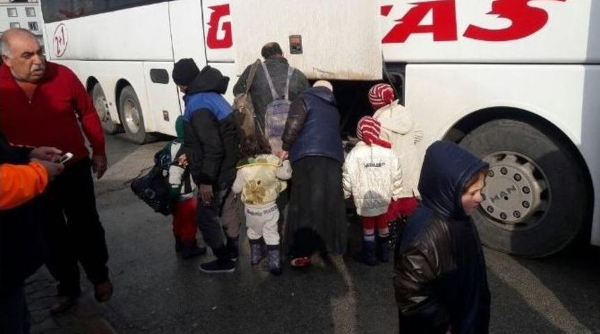 T&uuml;rkiye&rsquo;ye Sığınan T&uuml;rkmenler Kilis&rsquo;e Sevk Ediliyor
