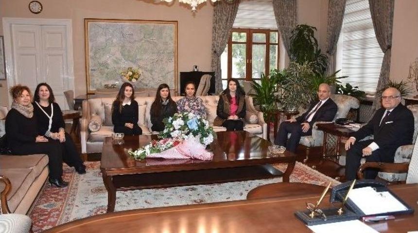 &Ouml;ğrenciler Vali G&uuml;ven&ccedil;er&rsquo;le R&ouml;portaj Yaptı