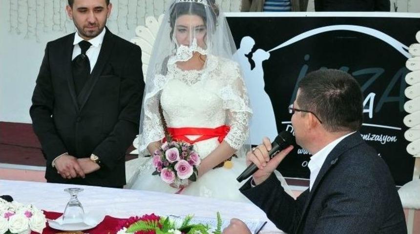 Merkezefendi&rsquo;de 2016 Yılında 2 Bin Nikah Kıyıldı
