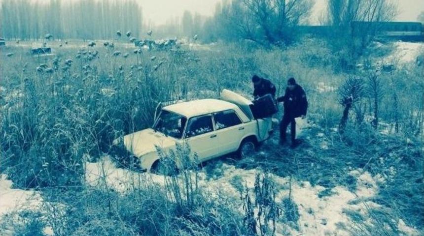 Boz&uuml;y&uuml;k&rsquo;teki Trafik Kazasında Aynı Aileden 4 Kişi Yaralandı