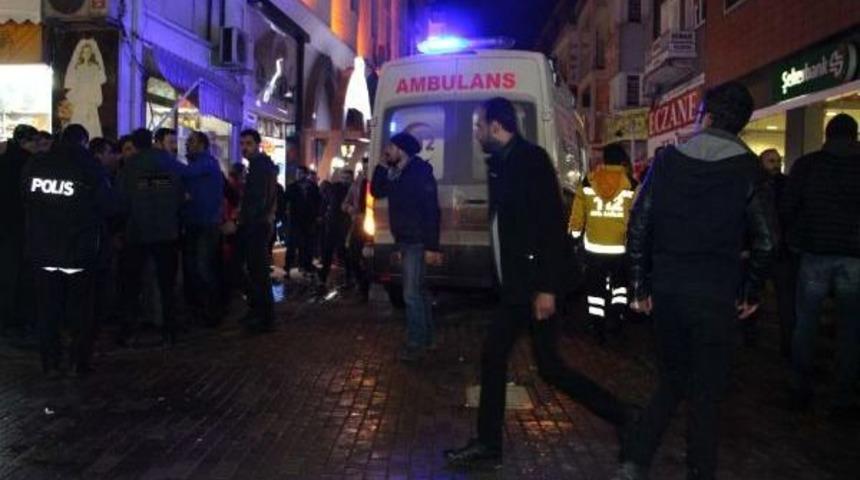 Sokakta Kavga Ettiği Esnafı Bacağından Vurdu