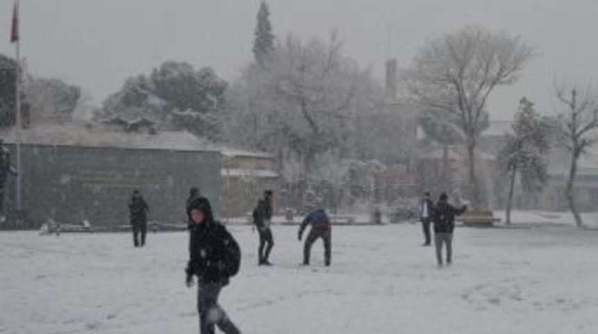 Kula’da Okullara Kar Tatili